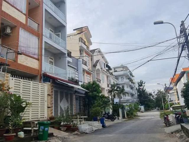 Bán Nhà Mặt Tiền Kinh Doanh 3 Tầng 4*24m KDC Bình Hưng Đường 12M Rộng Rãi Thoáng Mát Chủ