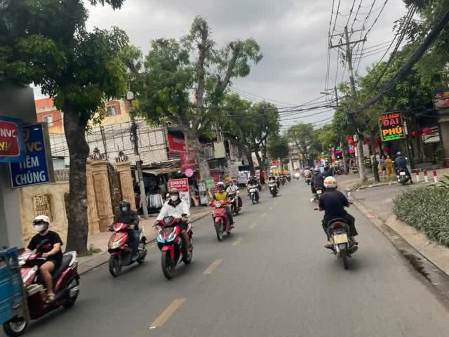 Bán nhà mặt tiền kinh doanh 18,5x33m giá 65 tỷ Đường Nguyễn Văn Quá