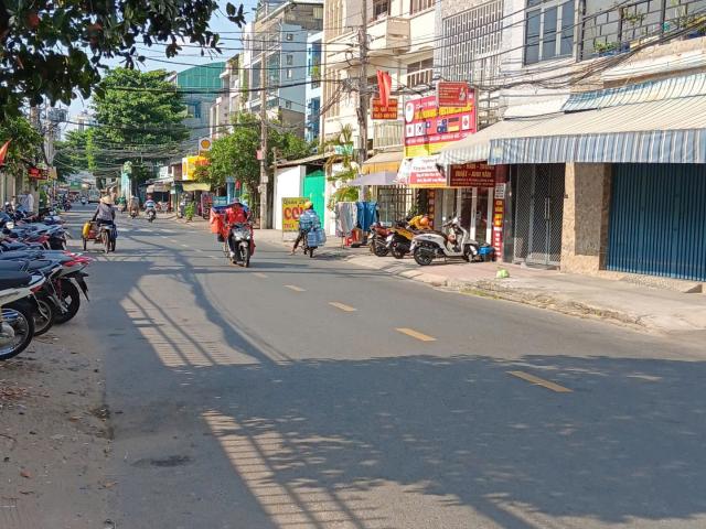 Bán nhà mặt tiền kinh doanh ngày đêm ngay đầm sen đang có dòng tiền 240tr/năm 3tầng btct chỉ 8. X TỶ