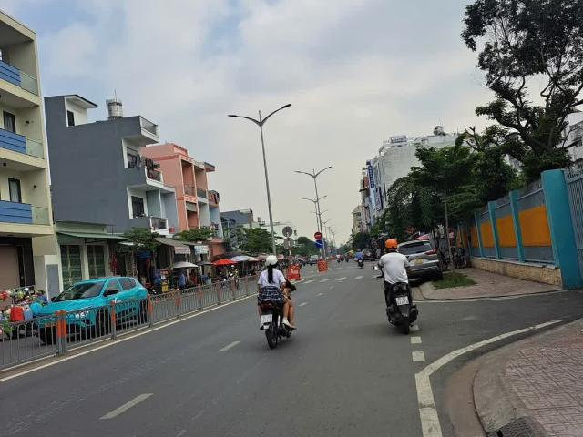 Bán Nhà Mặt Tiền Kinh Doanh Sầm Uất Tạ Quang Bửu, 84m2, Vừa Ở Vừa Cho Thuê, Chỉ 9,4 Tỷ