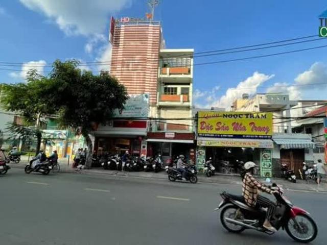 Bán nhà mặt tiền Lê Quang Định, phường 14, Bình Thạnh 4.7x28m, giá 19 tỷ