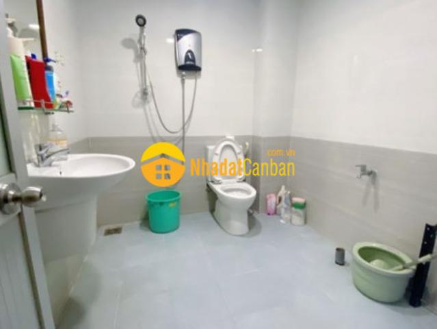Bán nhà mặt tiền quận phú nhuận gần sân bay tân sơn nhất 70 m2 18 tỷ 600