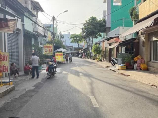 Bán nhà mặt tiền Tô Hiệu ngang 4m 6PN sổ vuông chỉ 10 tỷ hơn