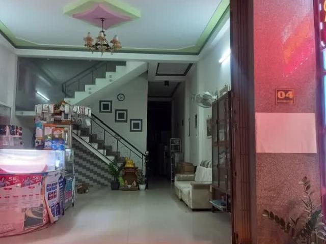 Bán Nhà Mặt Tiền Trung Tâm Vòng Xuyến Chợ Tấn Tài