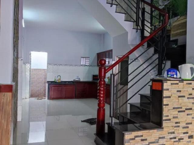 Bán nhà mặt tiền vị trí kd đỉnh, đường đht 6 chỉ 5.8 tỷ