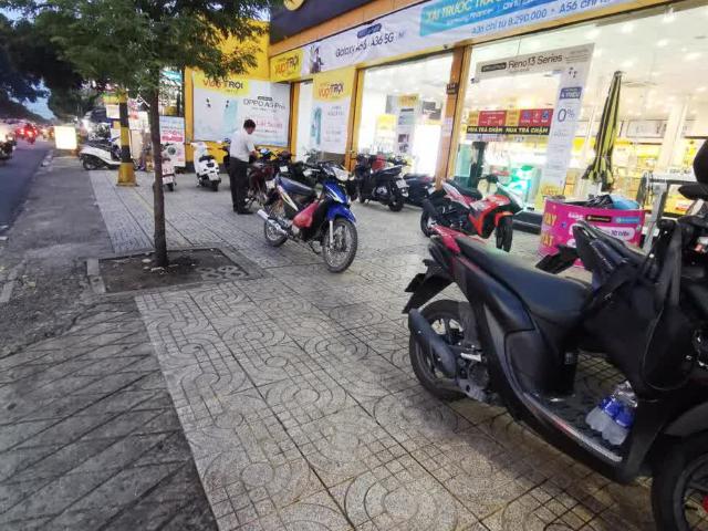 Bán nhà mặt tiền 20x21m giá 30 tỷ Đường Lê Văn Khương