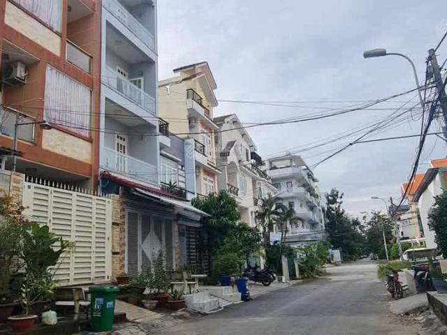 Bán Nhà Mặt Tiền 4 Tầng Đẹp Ngang 4.5m Bùi Minh Trực, Quận 8 Nhỉnh 9 Tỷ Chủ Tặng Nội Thất
