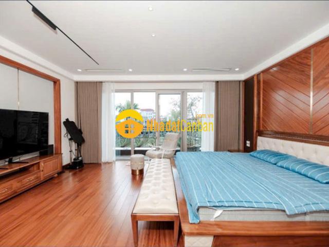 Bán nhà mặt hồ bồ đề, long biên 7 tầng, 100m, mt5.8m oto vào nhà giá 3. X tỷ