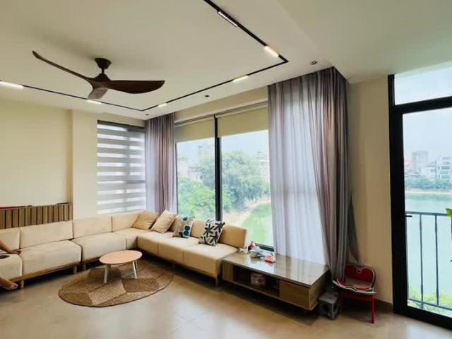 Bán nhà mặt hồ Linh Quang, Đống Đa 40m, 7 tầng, mt 7m. Giá: 23.2 tỷ