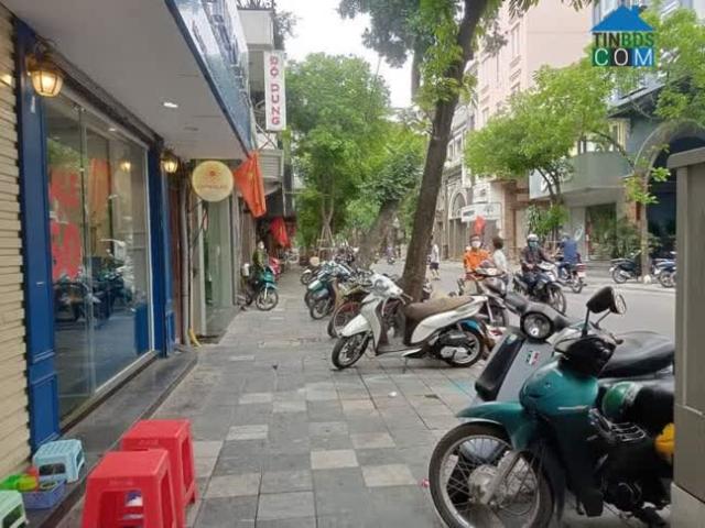 Bán nhà mặt đường Võ Chí Công, 18m mặt tiền, 514m2. LH: Địa Thủy Sư Trần Thọ 0906299