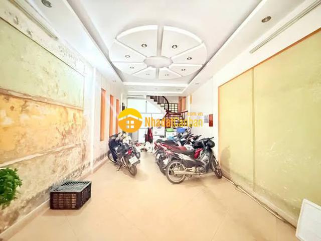 Bán nhà mặt ngõ ô tô phố pháo đài láng, quận đống đa 5 tâng, mặt tiền 4m, diện tích 69m2