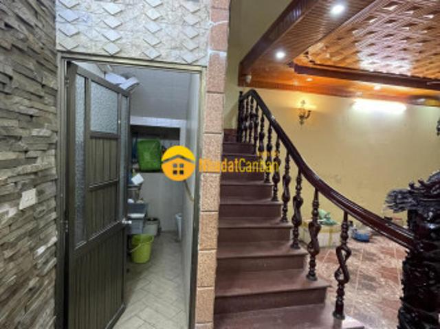 Bán nhà mặt ngõ ôtô mặt tiền rộng ở sướng 40m 11tỷ kinh doanh cửa bắc ba đình