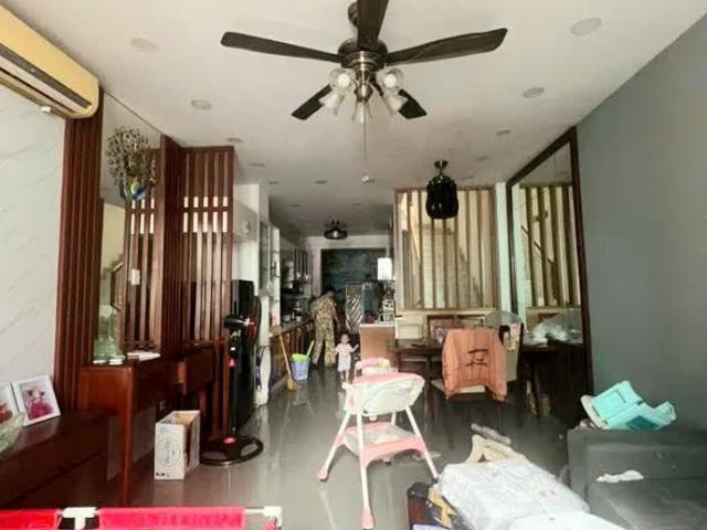 Bán nhà mặt phố 64m2 giá cực chất tại Đường 57, Q6, HCM