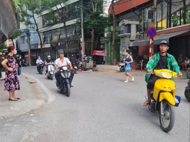 Bán Nhà Mặt Phố Tam Khương Quận Đống Đa. 82m Mặt Tiền 5m Nhỉnh 15 Tỷ. Cam Kết Ảnh Thật Mô Tả