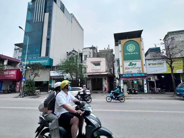 Bán nhà mặt phố Thành Trung, Trâu Quỳ, Gia Lâm, 85m2 mtien 5m đường 30m kinh doanh ngay