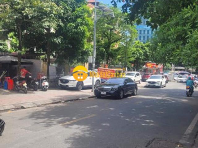 Bán nhà mặt phố thành công ba đình 61m2 mt 4.6m lô góc vỉa hè 2m 24.8 tỷ