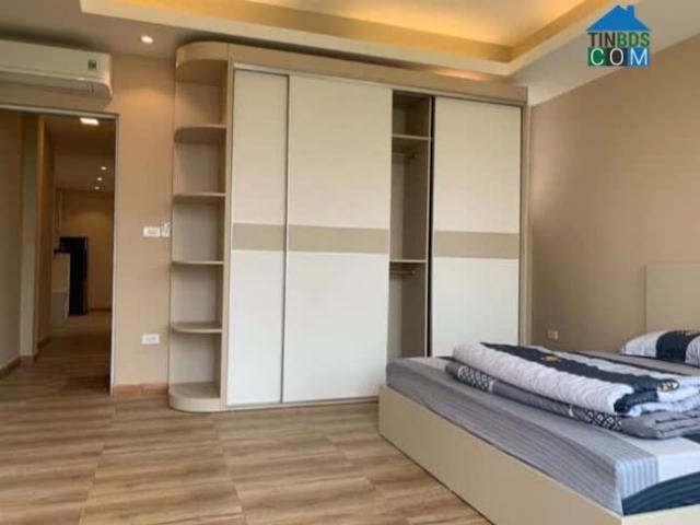 Bán nhà mặt phố Trúc Bạch, DT 104/150m, 9 tầng, MT 5m, giá 67 tỷ, cho thuê 150tr/th