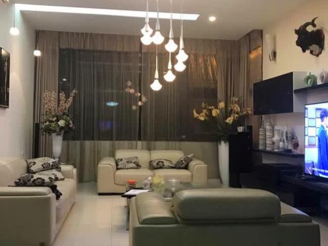 Bán nhà mặt phố trung tâm Cầu Giấy, 220m2, mặt tiền 9m, giá chỉ nhỉnh 68 tỷ, vỉa hè, ô tô dừng đỗ