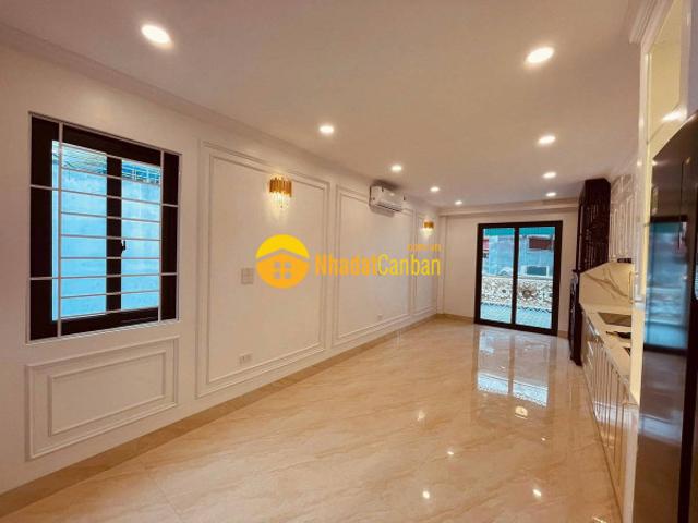 Bán nhà mặt phố vip 12.8 tỷ gần nguyễn văn cừ lb diện tích 30m² mt 4m xây 7 tầng