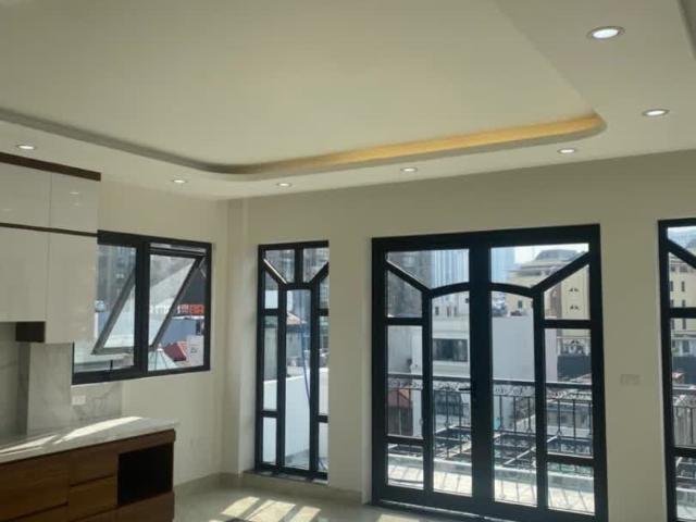 Bán nhà mặt phố Xã Đàn 2, DTXD62.1m2, MT5.2m, ô tô tránh, chỉ 9.3 tỷ 0338080