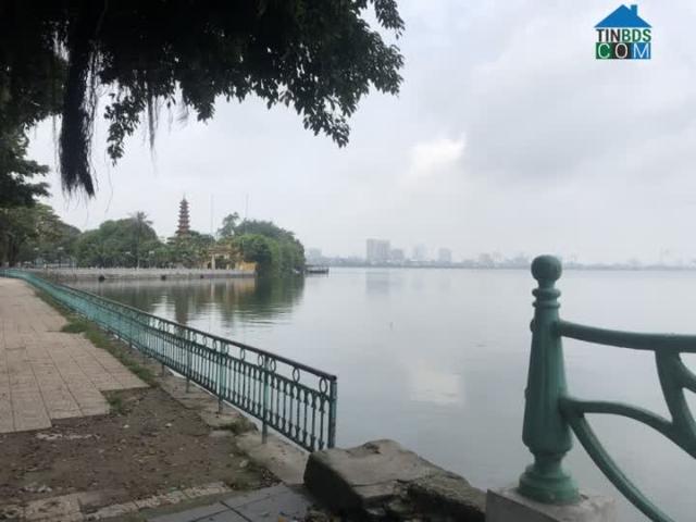 Bán nhà mặt phố Yên Hoa, 11m mặt tiền view Hồ Tây. LH: Địa Thủy Sư Trần Thọ 0906299