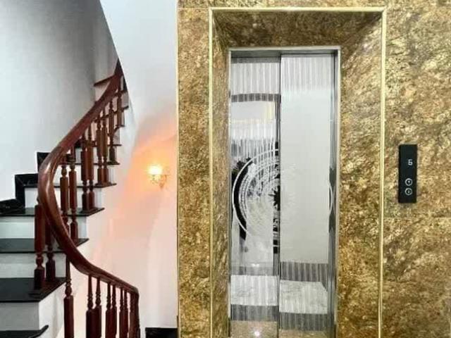 Bán nhà Mặt phố Âu Cơ Trịnh Công Sơn 43m2 x 7 Tầng Thang máy Nhà Mới Cứng