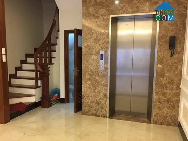 Bán nhà Mặt phố Âu Cơ 43m2 x 7 Tầng MT 3.6m Bên lẻ Thang máy Nhà xây mới cứng