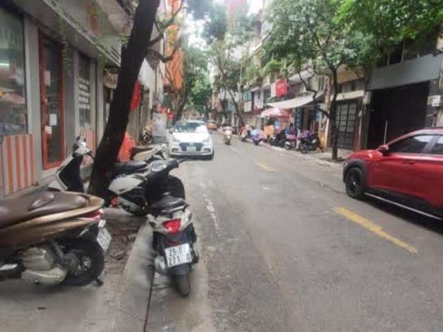 Bán nhà mặt phố Châu Long, 8 tầng thang máy. LH: Địa Thủy Sư Trần Thọ 0906299