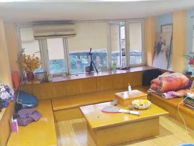 Bán nhà mặt phố Gia Quất, kinh doanh đỉnh, đường rộng 10m, 32m, 4 tỷ
