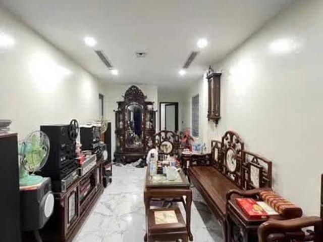 Bán nhà mặt phố Giáp Bát, DT 120m, 8 tầng thang máy, MT 5m, giá 35.5 tỷ