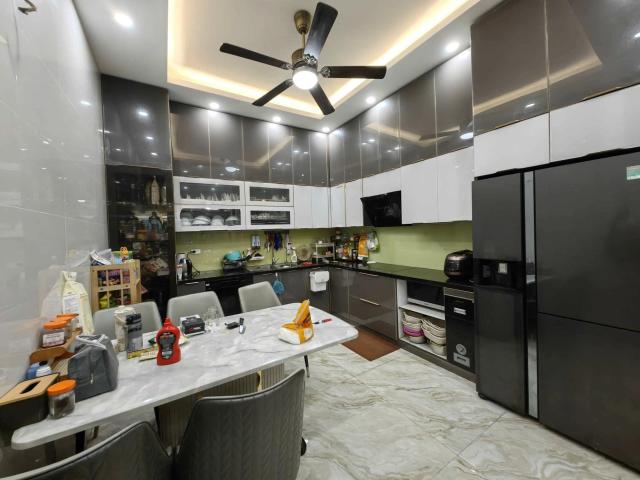 Bán nhà mặt phố Huế, 65m2, mặt tiền 5.7m, 59.5 tỉ, vị trí đẹp, kinh doanh đỉnh, pháp lý chuẩn