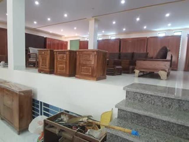 Bán nhà mặt phố Hùng Vương, Hội Hợp. DT 350m2. Giá 21 tỷ. LH 0974.056.212