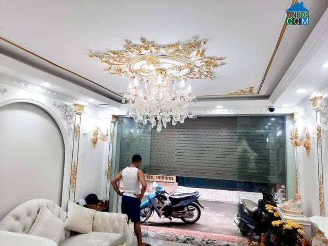 Bán nhà mặt phố Đội Cấn, 8 tầng thang máy, DT40,2m2, MT4,2m. 12 tỷ. 0338080