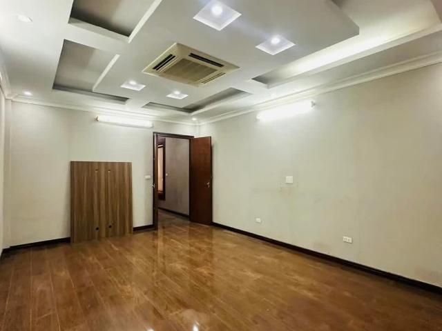 Bán Nhà Mặt Phố Linh Lang 2 Thoáng Sổ Đẹp Gara Ôtô Kinh Doanh Đỉnh 100M2 X 7T MT 4.5m, Hơn 48 Tỷ