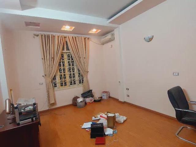 Bán nhà mặt phố Đường 800A 46/50t1/55T2m², 5 tầng, MT 4.1m, Chào giá 10 tỷ Cầu Giấy. Chi tiết