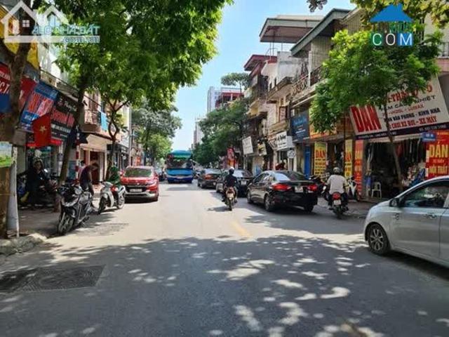 Bán nhà mặt phố Ngọc Lâm, Long Biên, 4.5 mặt tiền. LH: Địa Thủy Sư Trần Thọ 0906299