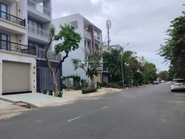 Bán nhà mặt phố đẹp, đường D1, P Phú Mỹ, Q7, HCM, 90m2, nhỉnh 13, tỷ VND