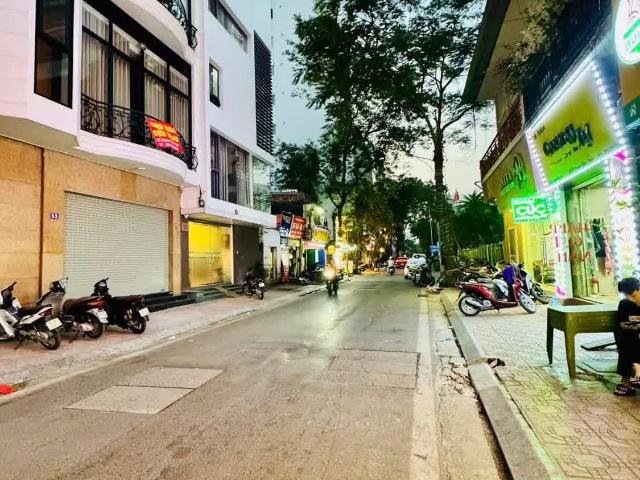 Bán nhà mặt phố Phạm Hồng Thái, lô góc, thang máy, sổ vuông 0969568