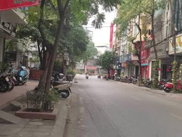 Bán nhà mặt phố Quận Cầu Giấy kinh doanh đỉnh, thang máy, ô tô tránh. Diện tích 50m, 6 tầng. Chỉ