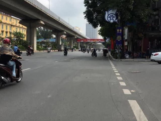 Bán nhà mặt phố Quang Trung Hà Đông 240m2, 3 tầng, mt 8m, vỉa hè, kd sầm uất, giá 68 tỷ
