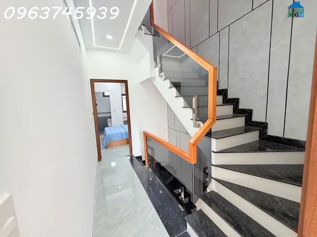 Bán nhà nở hậu tài lộc, 63m2, 4 tầng mới, 6.8 tỷ, gần chợ Tam Hà, Thủ Đức