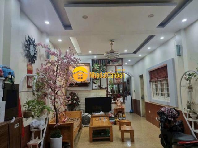 Bán nhà ngọc thuỵ, long biên 4 tầng, 50m, mt4m oto đỗ cửa nhỉnh 7 tỷ