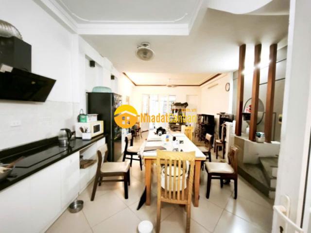 Bán nhà ngọc thuỵ, long biên 3 tầng, 68m, mt5m oto vào nhà nhỉnh 14 tỷ