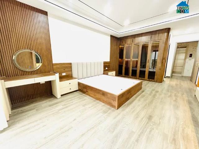 Bán Nhà Ngọc Thuỵ Long Biên, Thang Máy Ngõ Thông Gần Khu Khai Sơn 42m, Nhỉnh 9 Tỷ Tl