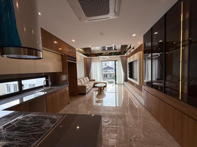 Bán nhà ngọc thụy 40m2 6 tầng thang máy ô tô tránh 3 thoáng 18.5 Tỷ