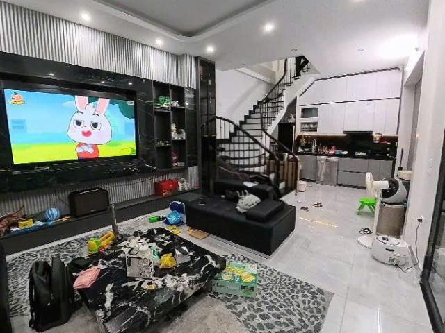 Bán nhà Ngọc Thụy 44m 5 tầng MT8.4m lô góc tương lai mặt phố giá 11 tỷ