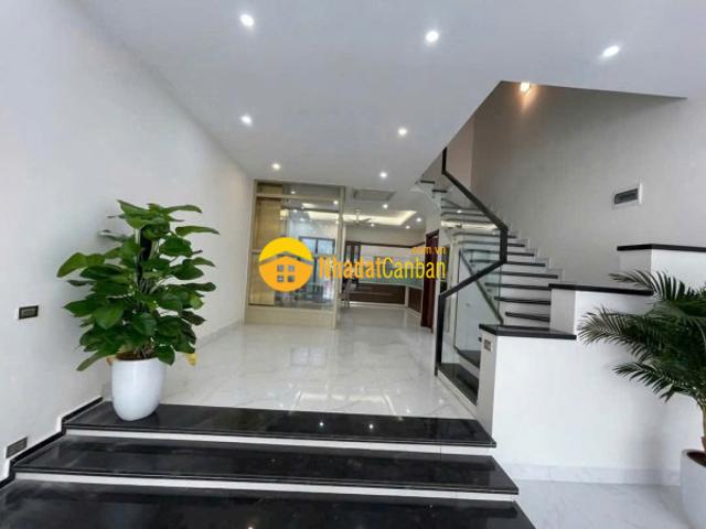 Bán nhà ngọc thụy long biên, 80m2 x 4 tầng, sổ đỏ sẵn sàng giao dịch. 16,9 tỷ. Lh0979248