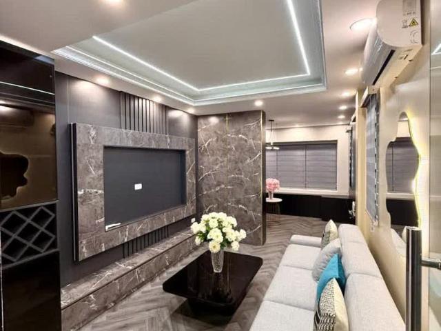 Bán nhà Ngọc Trì 42m 7 tầng thang máy lô góc 3 thoáng gara ô tô giá 10.9 tỷ