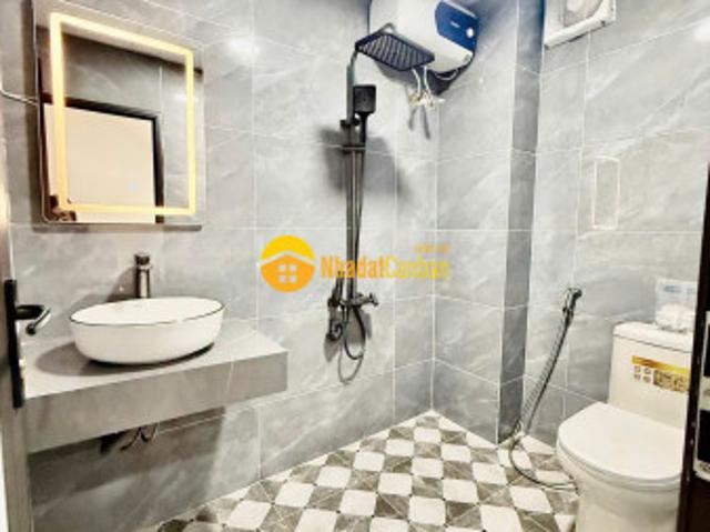 Bán nhà ngõ chợ khâm thiên, giá 5.96 tỷ, 24m2x5t, mới đẹp ở luôn