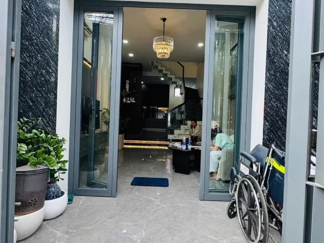 Bán nhà đường Hoàng văn Thụ, phường 4, Tân Bình 4*13,5 3 tầng chỉ 9 tỷ